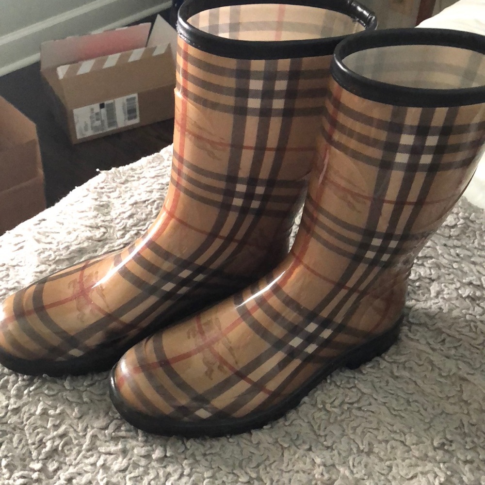 Burberry Rainboots size 39